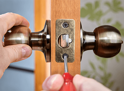 Internal workings of a doorknob