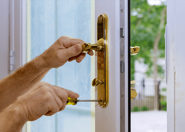Fixing gold door handle on a upvc frame